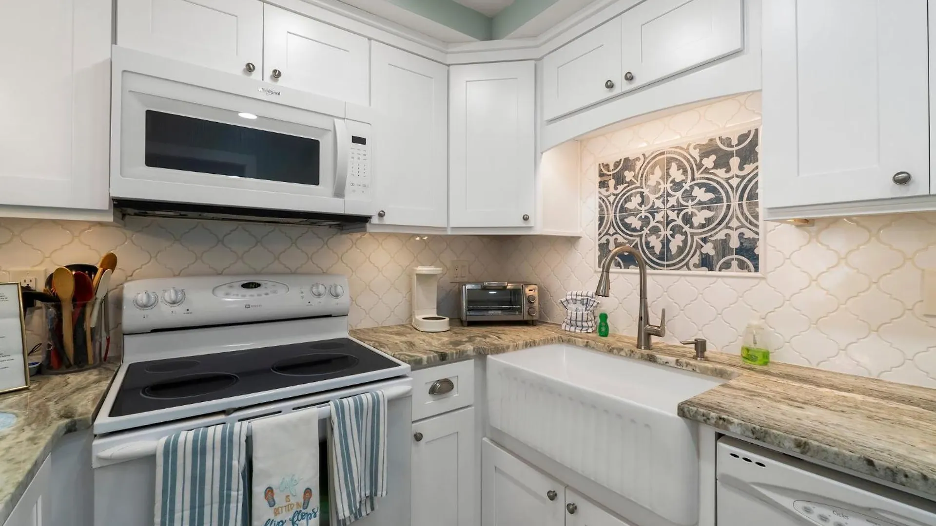 펜션 Fabulous 3-Bed 3-Bath Condo With Private Covered Parking Space! 파나마 시티