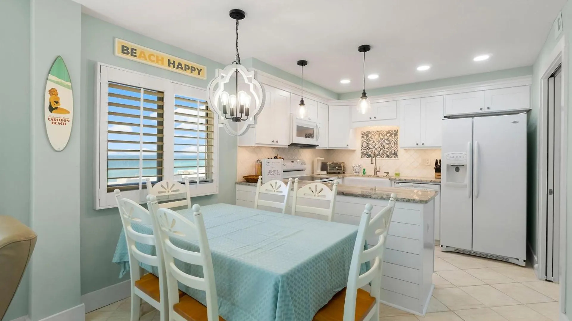 Fabulous 3-Bed 3-Bath Condo With Private Covered Parking Space! 파나마 시티 펜션