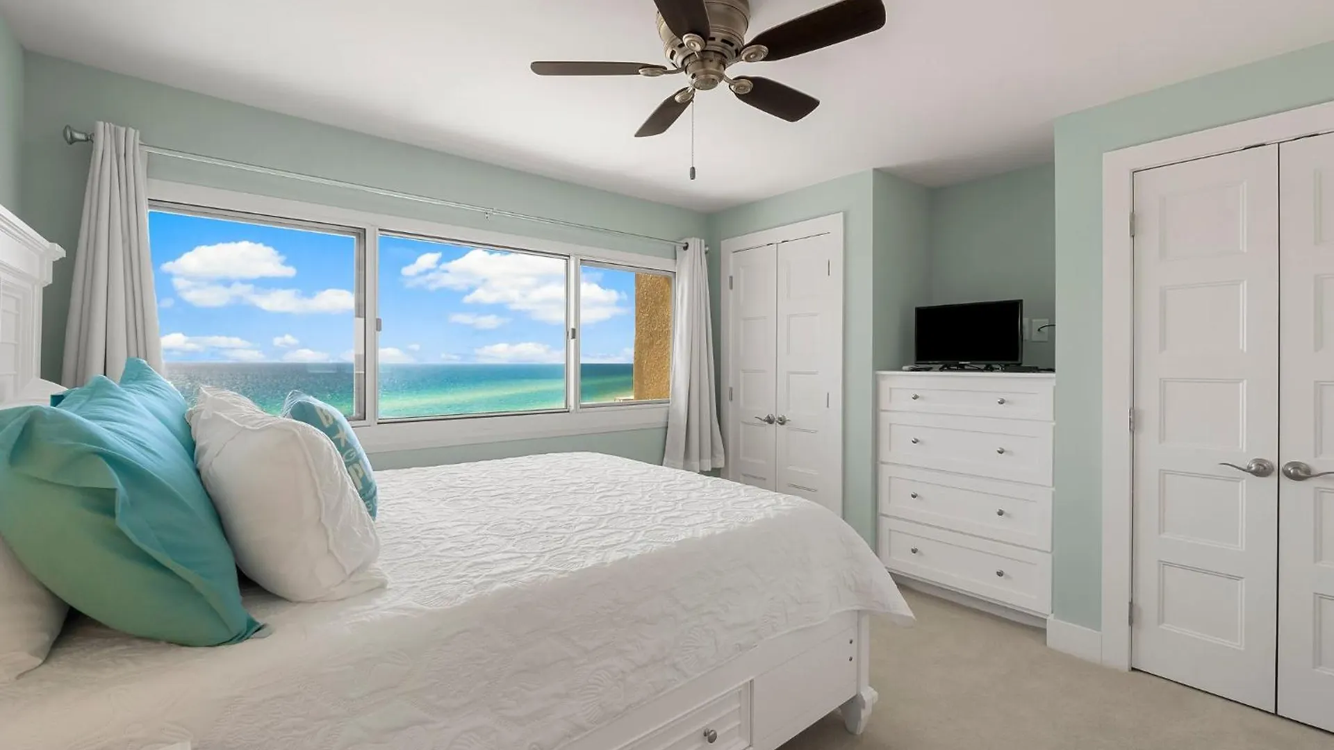 Fabulous 3-Bed 3-Bath Condo With Private Covered Parking Space! Panama City Beach 0*,  United States